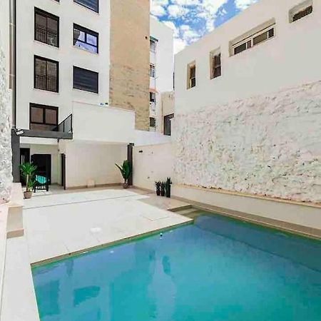 Apartamentos Breton 17 Suite Familiar Аликанте Екстериор снимка