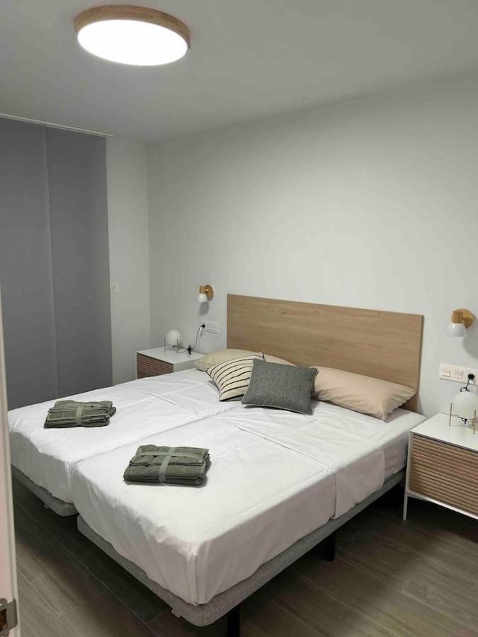 Apartamentos Breton 17 Suite Familiar Аликанте Екстериор снимка