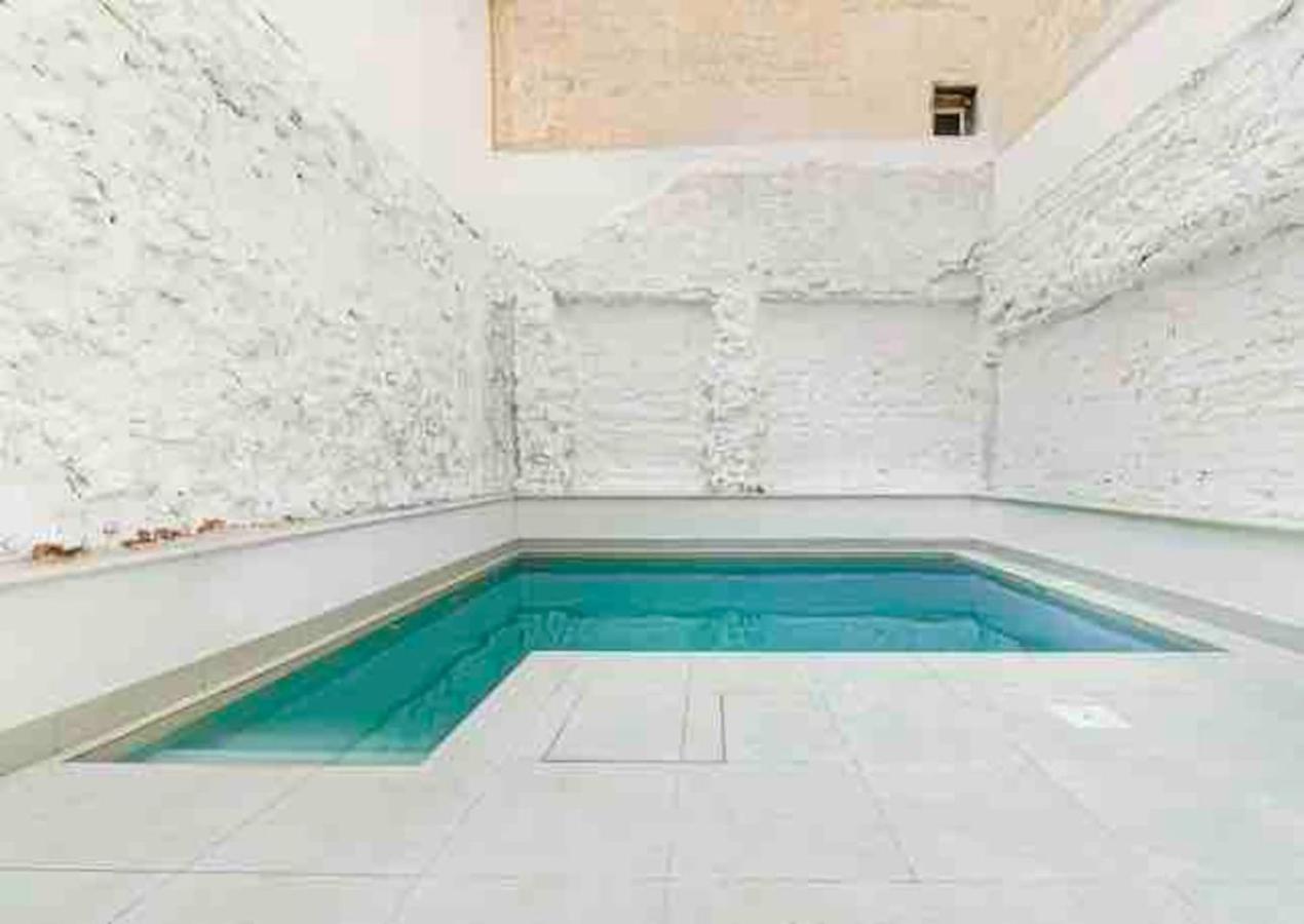 Apartamentos Breton 17 Suite Familiar Аликанте Екстериор снимка