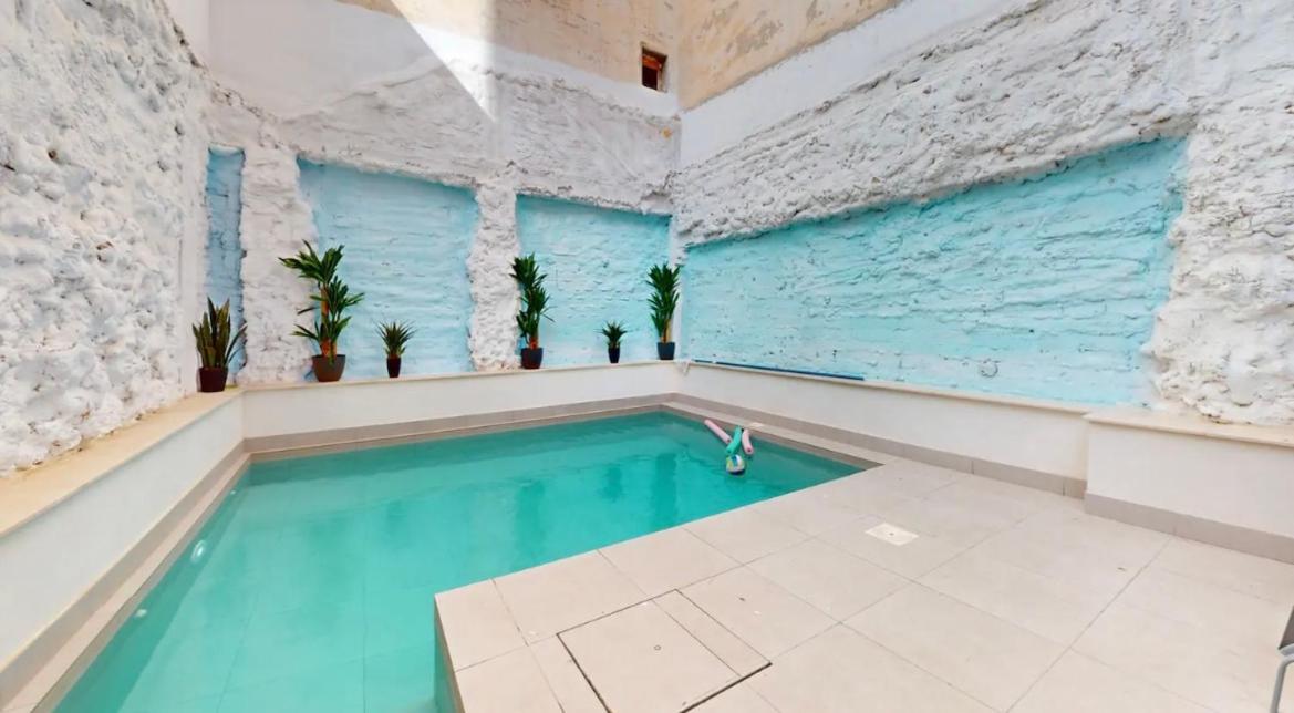 Apartamentos Breton 17 Suite Familiar Аликанте Екстериор снимка